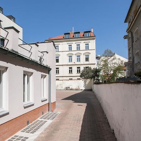 Cozy Apartment In Quiet Courtyard Near Charles Bridge Prague Exterior photo