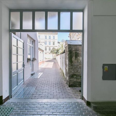 Cozy Apartment In Quiet Courtyard Near Charles Bridge Prague Exterior photo