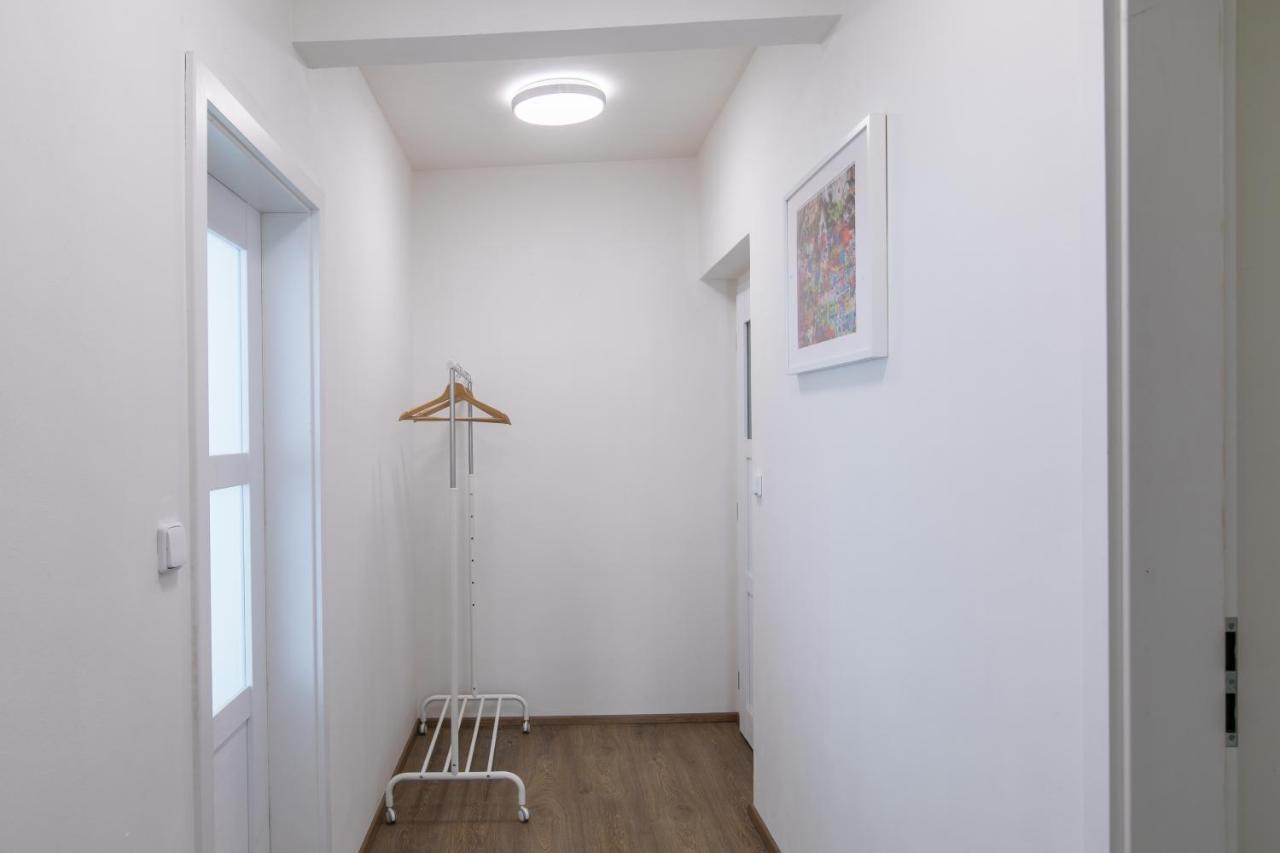 Cozy Apartment In Quiet Courtyard Near Charles Bridge Prague Exterior photo