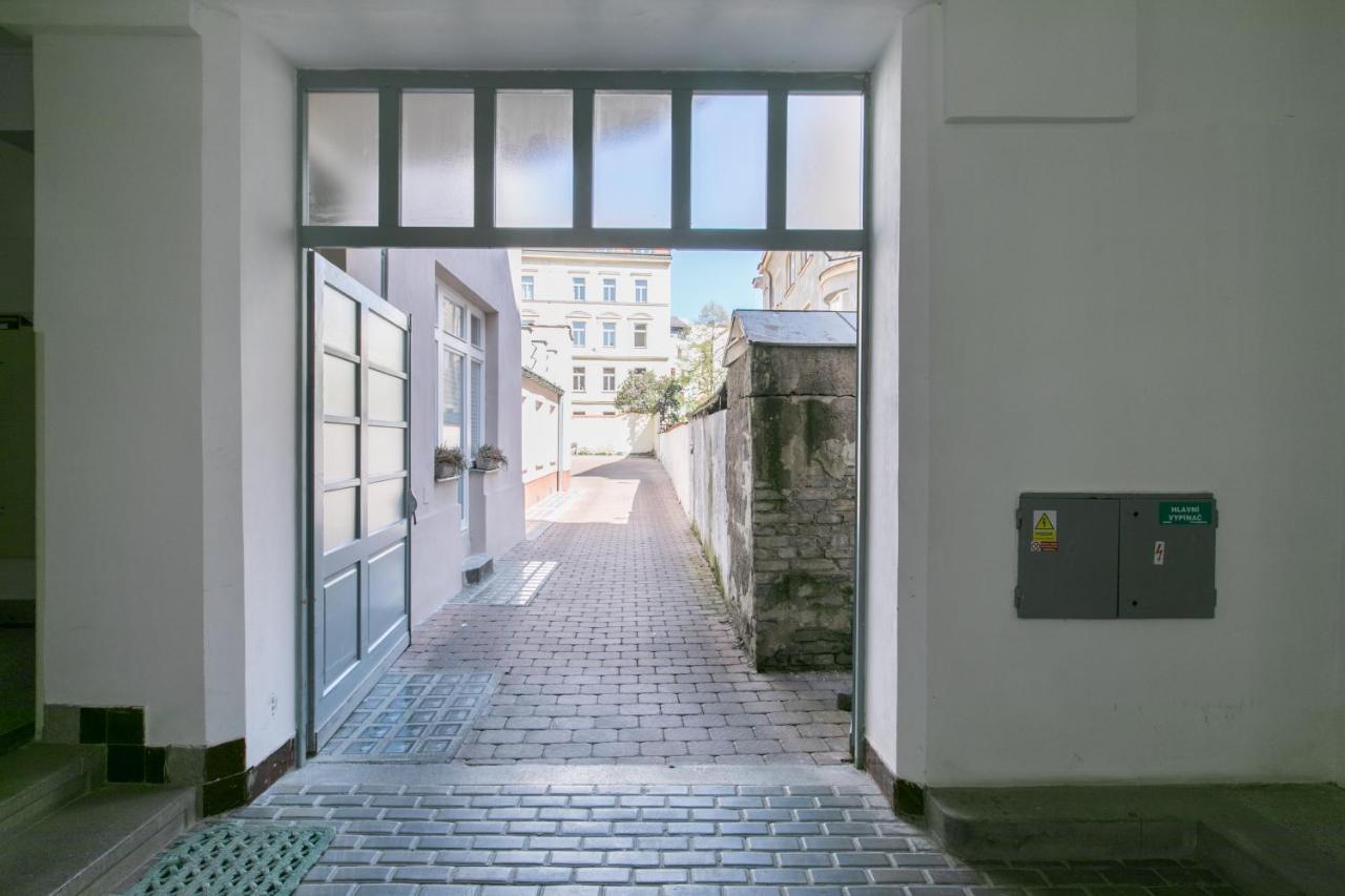 Cozy Apartment In Quiet Courtyard Near Charles Bridge Prague Exterior photo